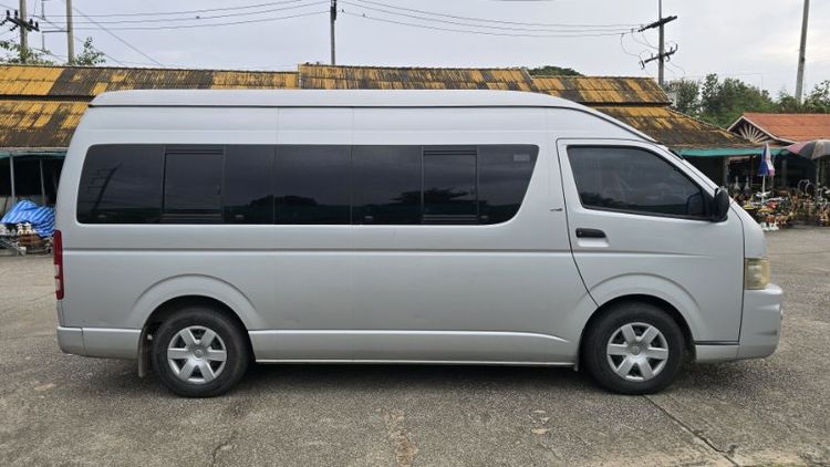 Toyota Commuter 2006 2.5 Van ดีเซล เกียร์ธรรมดา เทา รูปที่ 2