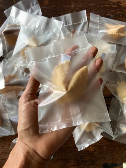 รับออร์เดอร์ โฮมเมด ฟอร์จูน คุ๊กกี้ รสชาติ ต้นตำรับ ( Homemade Fortune Cookie)🥠 🔮  รูปที่ 5