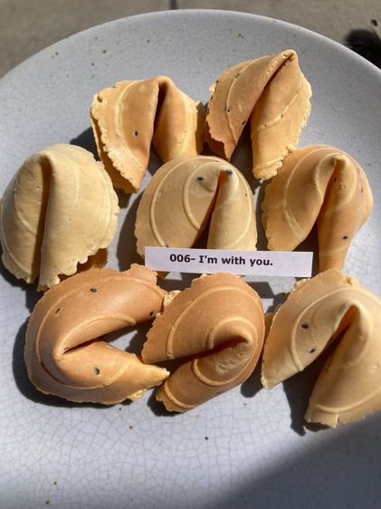 รับออร์เดอร์ โฮมเมด ฟอร์จูน คุ๊กกี้ รสชาติ ต้นตำรับ ( Homemade Fortune Cookie)🥠 🔮 