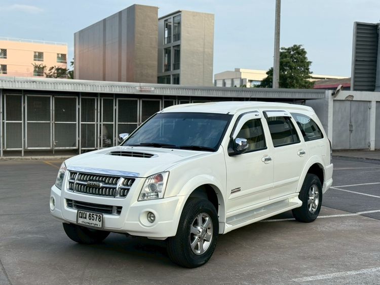 รถ Isuzu MU-7 3.0 สี ขาว