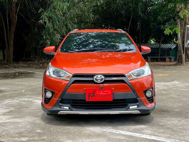 Toyota Yaris 2017 1.2 TRD Sportivo Sedan เบนซิน ไม่ติดแก๊ส เกียร์อัตโนมัติ ส้ม รูปที่ 3