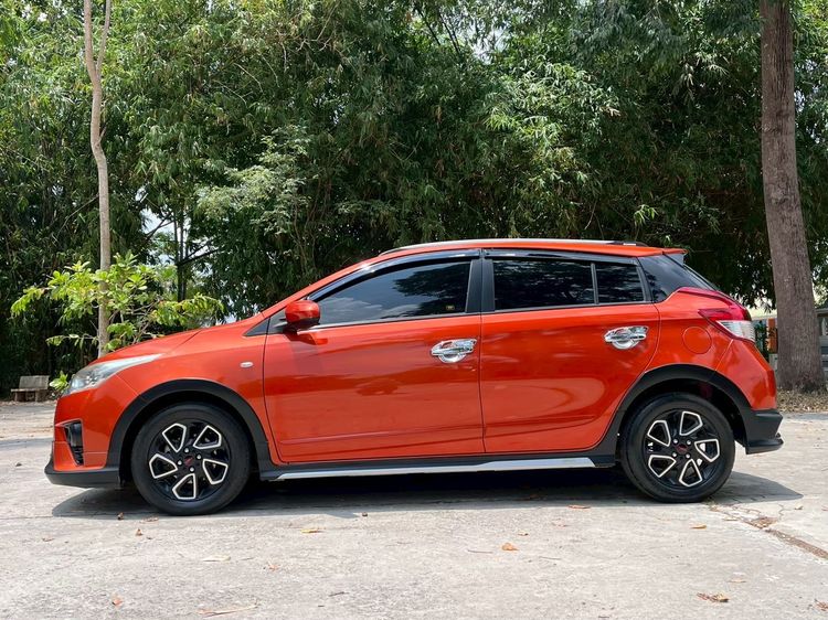 Toyota Yaris 2017 1.2 TRD Sportivo Sedan เบนซิน ไม่ติดแก๊ส เกียร์อัตโนมัติ ส้ม รูปที่ 4