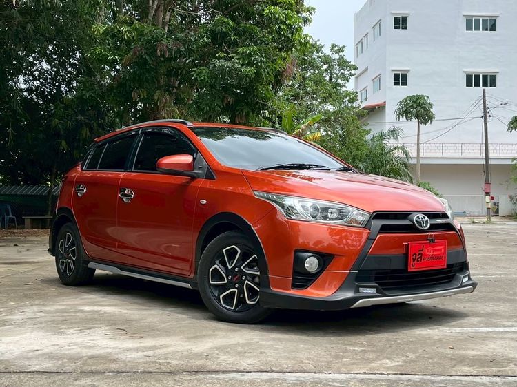 รถ Toyota Yaris 1.2 TRD Sportivo สี ส้ม