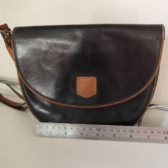 กระเป๋าหนังสะพายข้าง CELINE มือสองขายตามสภาพก่อนตัดสินใจสั่งกรุณาอ่านรายระเอียดให้รอบคอบ รูปที่ 12