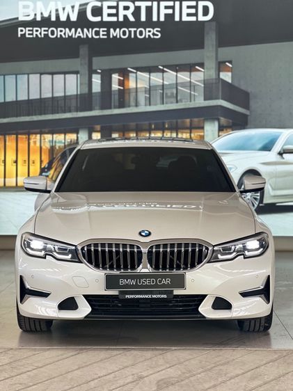 รถ BMW Series 3 320Li สี ขาว