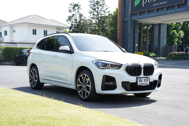 รถ BMW X1 2.0 sDrive20d M Sport สี ขาว