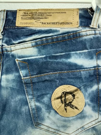 ขายกางเกงยีนส์มือสอง ผ้าสวยคัดเกรด
Backstreetastation Jeans เป็นกางเกงยีนส์วินเทจแท้ที่ผลิตในปี 1998 
 รูปที่ 3