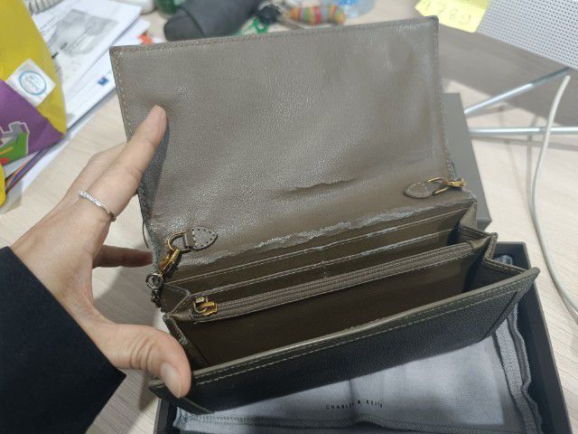 กระเป๋า CHARLES KEITH รูปที่ 6