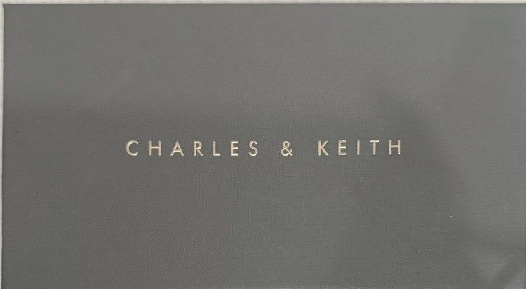 กระเป๋า CHARLES KEITH