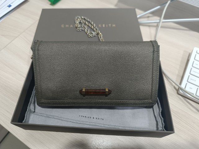 กระเป๋า CHARLES KEITH รูปที่ 4