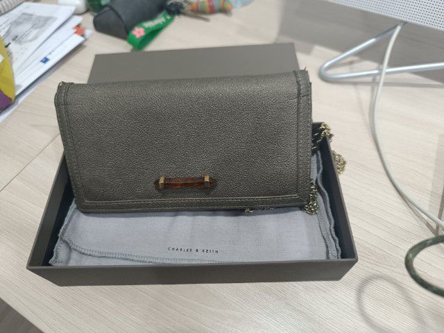 กระเป๋า CHARLES KEITH รูปที่ 2