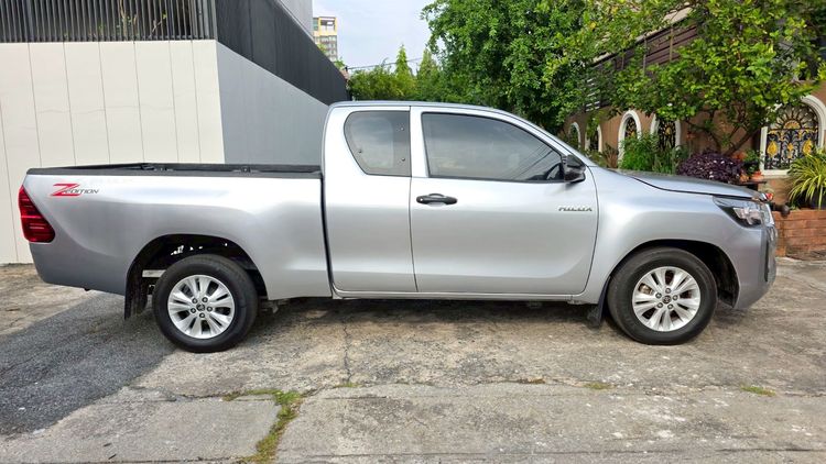 Toyota Hilux Revo 2021 Smart Cab 2.4 Entry Z Edition Pickup ดีเซล เกียร์ธรรมดา เทา รูปที่ 2