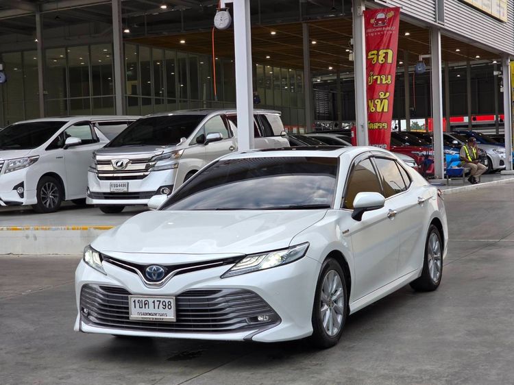 Toyota Camry 2020 2.5 Hybrid Premium Sedan ไฮบริด ไม่ติดแก๊ส เกียร์อัตโนมัติ ขาว รูปที่ 3