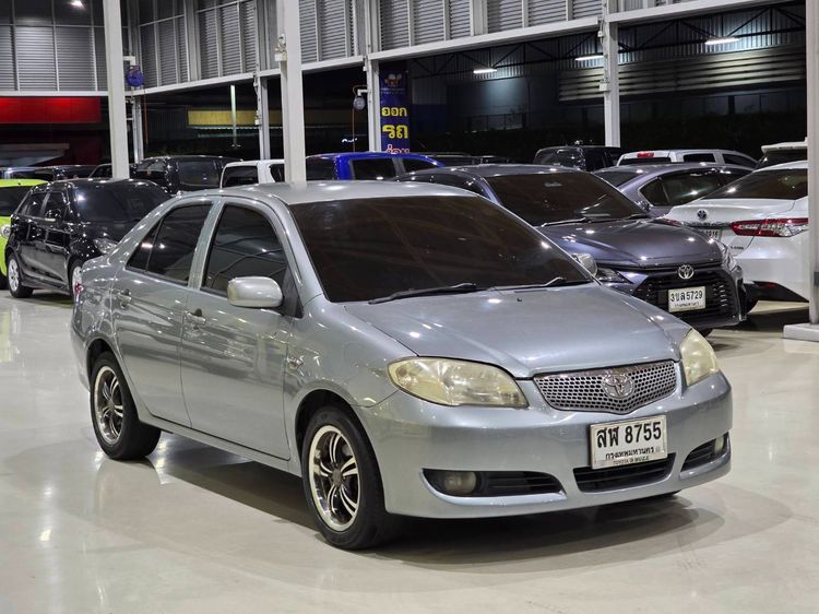 รถ Toyota Vios 1.5 E สี เทา