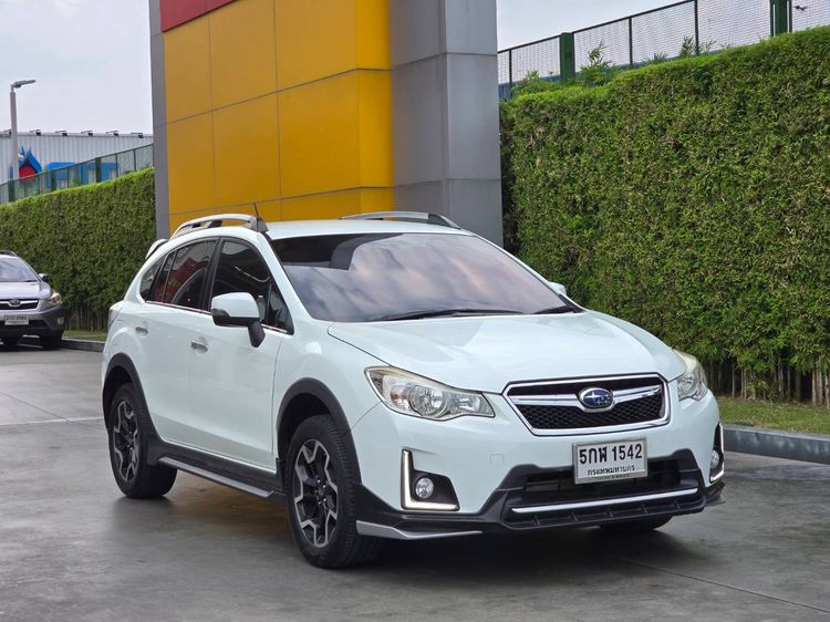 รถ Subaru XV 2.0 Crosstrek 4WD สี ขาว