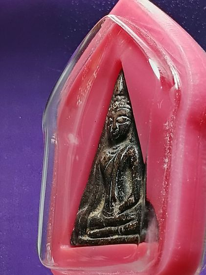 พระนางเสน่ห์จันทร์ ขุดพบได้ที่กรวัดตาเถรขึงหนัง จ.สุโขทัย องค์นี้สภาพสวยมากมีหน้าตาเนื้อเข้มจัดมาก พบจากกรุน้อยมาก รูปที่ 5