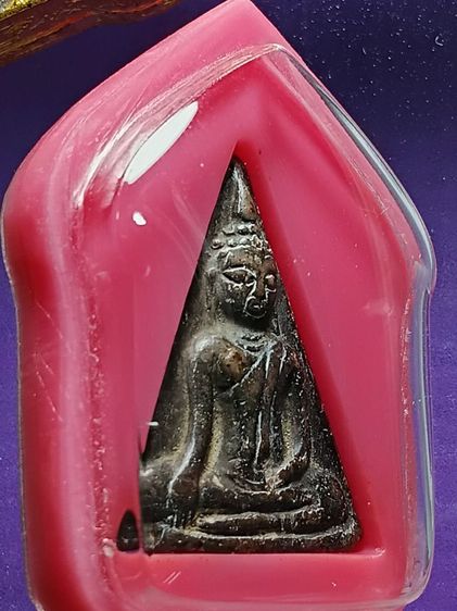 พระนางเสน่ห์จันทร์ ขุดพบได้ที่กรวัดตาเถรขึงหนัง จ.สุโขทัย องค์นี้สภาพสวยมากมีหน้าตาเนื้อเข้มจัดมาก พบจากกรุน้อยมาก รูปที่ 6