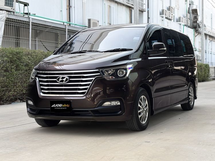 Hyundai H-1  2018 2.5 Elite Utility-car ดีเซล ไม่ติดแก๊ส เกียร์อัตโนมัติ น้ำตาล