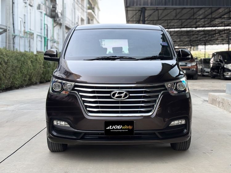 Hyundai H-1  2018 2.5 Elite Utility-car ดีเซล ไม่ติดแก๊ส เกียร์อัตโนมัติ น้ำตาล รูปที่ 2
