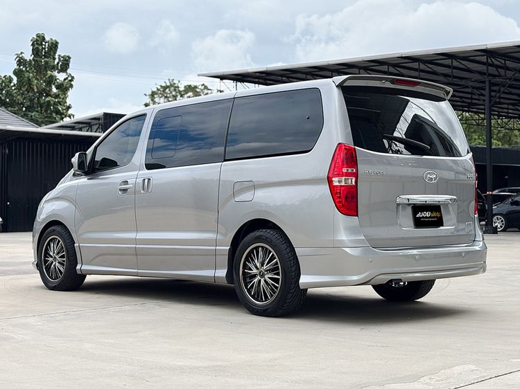 Hyundai H-1  2018 2.5 Elite Utility-car ดีเซล ไม่ติดแก๊ส เกียร์อัตโนมัติ บรอนซ์เงิน รูปที่ 4