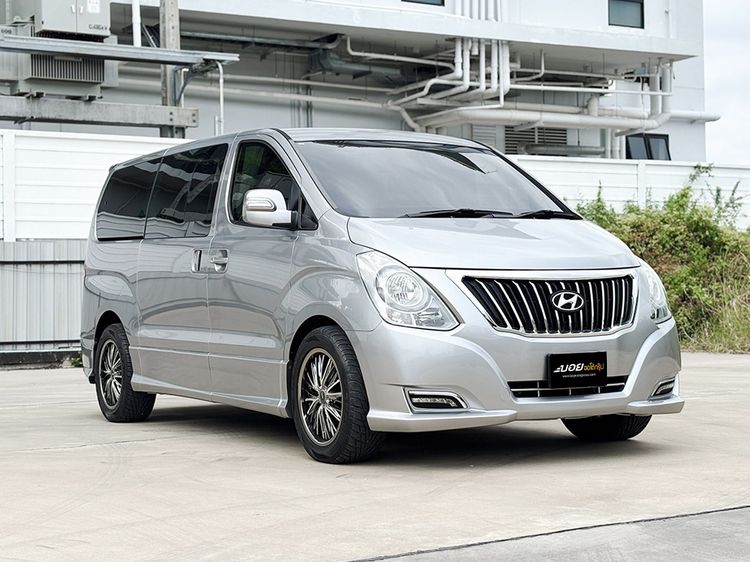 Hyundai H-1 2018 2.5 Elite Utility-car ดีเซล ไม่ติดแก๊ส เกียร์อัตโนมัติ บรอนซ์เงิน รูปที่ 3