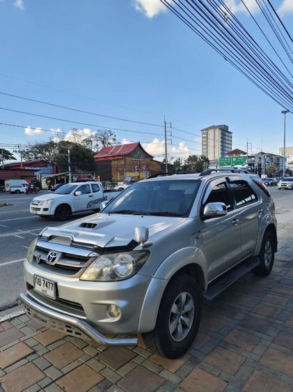Toyota Fortuner 2006 3.0 V 4WD Van ดีเซล ไม่ติดแก๊ส เกียร์อัตโนมัติ บรอนซ์เงิน รูปที่ 4