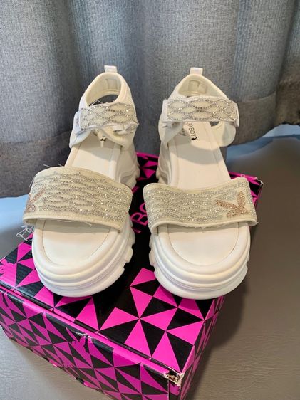 รองเท้าplayboyแท้