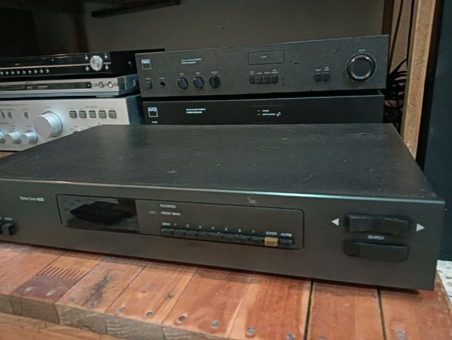 ขาย tuner NAD4225 สภาพดี ไฟstereo ติดครับ เป็นที่รู้จักกันดีครับ