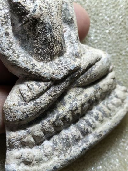 พระเชียงแสนเนื้อตะกั่วสนิมแดงครับ รูปที่ 9