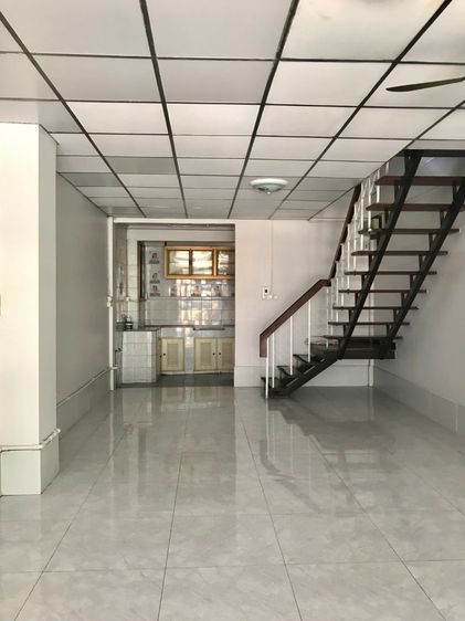 มีบางส่วน 🏠 บ้านเช่าราคาถูก ติดรถไฟฟ้า BTS เป็นบ้านทาวน์เฮ้าส์ 2 ชั้น เนื้อที่ 16 ตรว. 2 ห้องนอน 2 ห้องน้ำ ตกแต่งใหม่สวยหรู พร้อมแอร์  รูปที่ 3