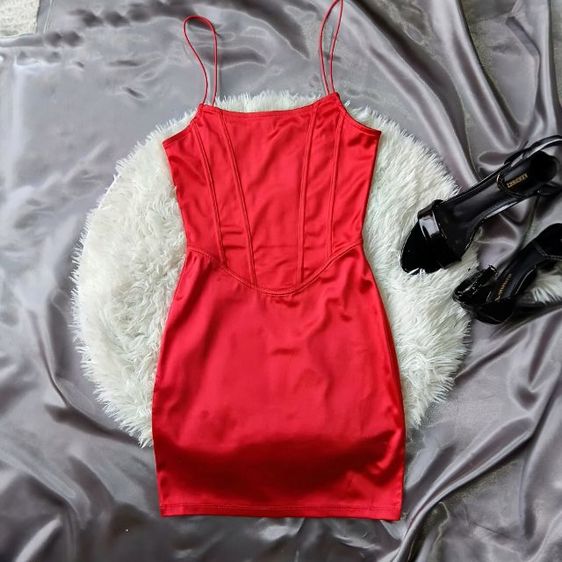 เดรสปาร์ตี้สีแดงเซ็กซี่ Hแอนด์M มือสอง สภาพ 90 ราคา 110 รูปที่ 3