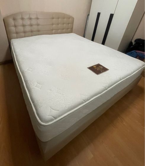 ขาย เตียงนอน พร้อมที่นอน ขนาด 6 ฟุต รูปที่ 2