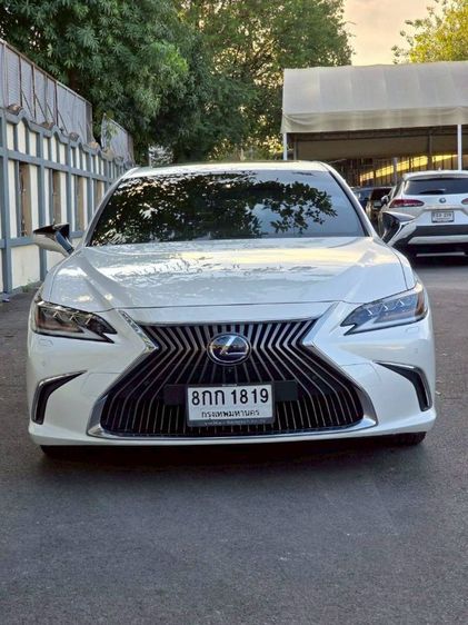 Lexus ES300h 2018 2.5 Premium Sedan เบนซิน เกียร์อัตโนมัติ ขาว รูปที่ 2