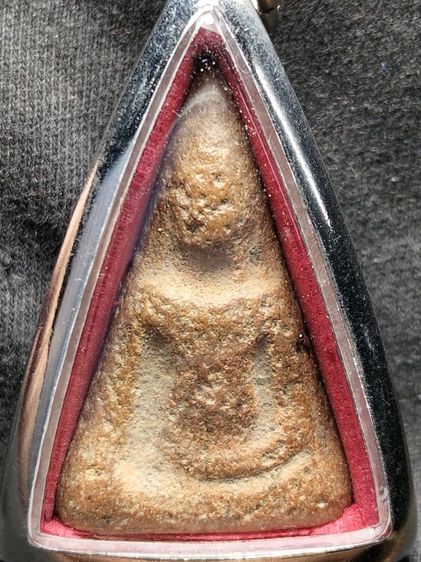 พระนางพญาเนื้อดินครับ รูปที่ 2