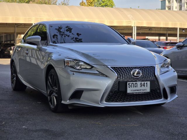 Lexus IS250 2016 2.5 F Sport Sedan เบนซิน เกียร์อัตโนมัติ บรอนซ์เงิน รูปที่ 3