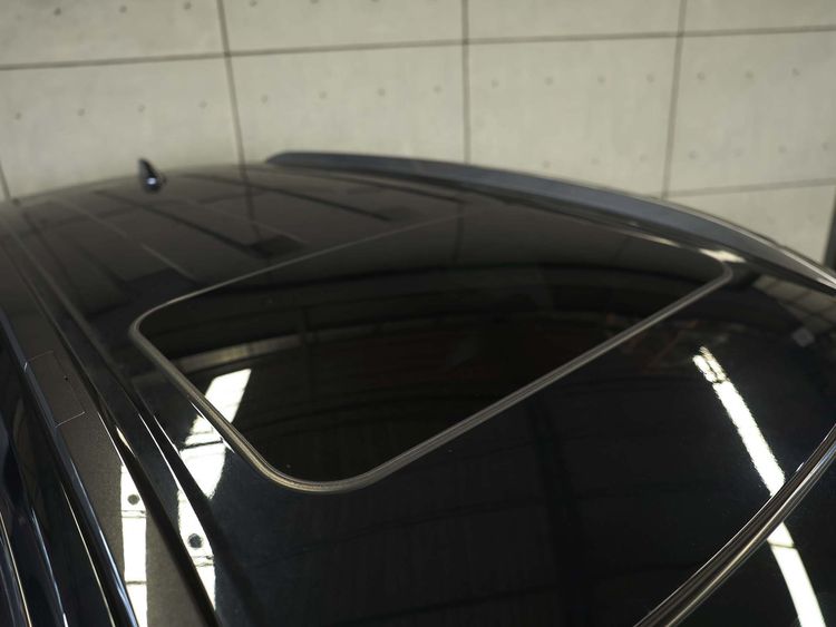 Toyota Corolla Cross 2022 1.8 Hybrid Premium Safety GR Sport Utility-car ไฮบริด ไม่ติดแก๊ส เกียร์อัตโนมัติ ขาว รูปที่ 3