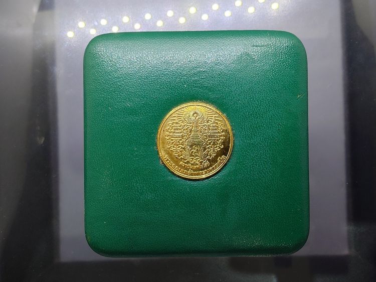 เหรียญพระแก้วมรกต ทรงเครื่อง 3 ฤดู พระจอมเกล้าๆ ปี 2538 เนื้อเงินขัดเงา ขนาด 3.2 ซม. พร้อมกล่องเดิม รูปที่ 9