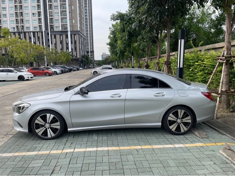 Mercedes-Benz CLA-Class 2017 CLA200 Sedan เบนซิน ไม่ติดแก๊ส เกียร์อัตโนมัติ บรอนซ์เงิน รูปที่ 2