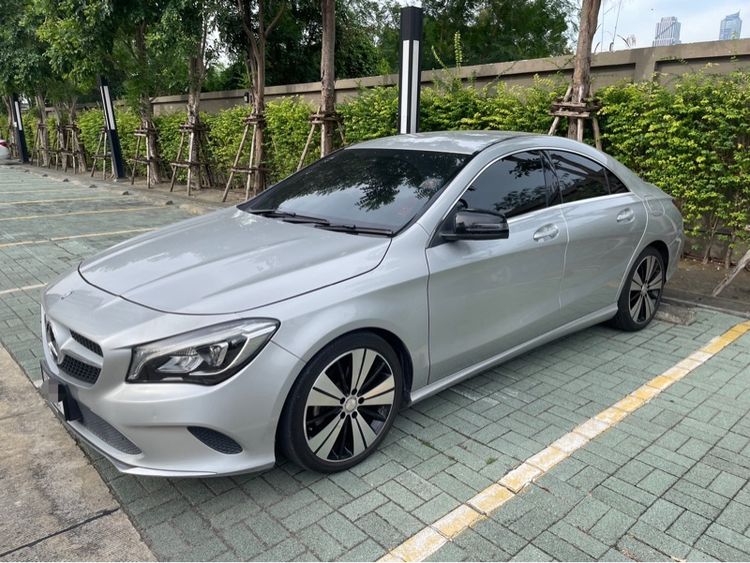 Mercedes-Benz CLA-Class 2017 CLA200 Sedan เบนซิน ไม่ติดแก๊ส เกียร์อัตโนมัติ บรอนซ์เงิน รูปที่ 4
