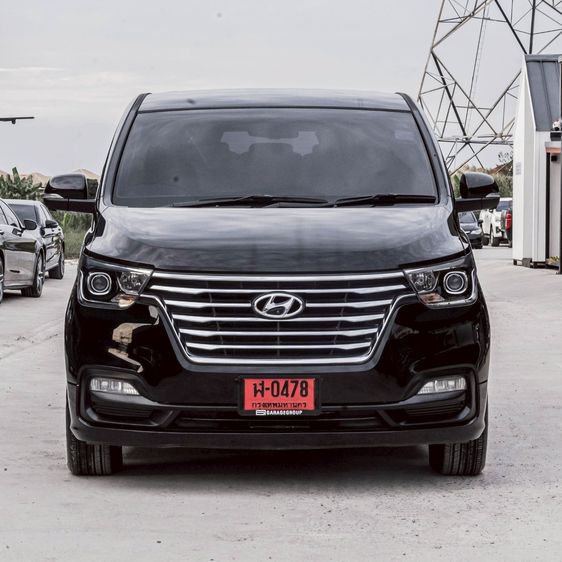 Hyundai H-1  2019 2.5 Deluxe Sedan ดีเซล ไม่ติดแก๊ส เกียร์อัตโนมัติ ดำ รูปที่ 2