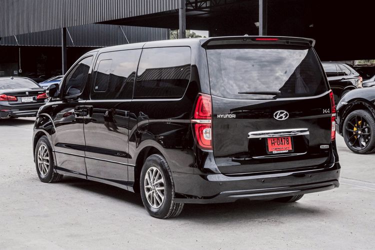 Hyundai H-1  2019 2.5 Deluxe Sedan ดีเซล ไม่ติดแก๊ส เกียร์อัตโนมัติ ดำ รูปที่ 4