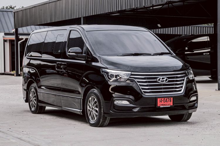 รถ Hyundai H-1  2.5 Deluxe สี ดำ