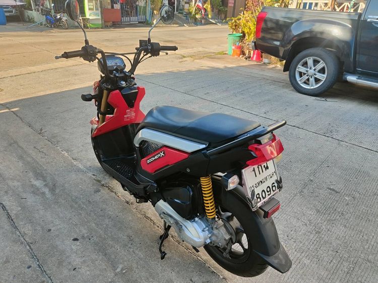 🛵ยังไงก็ขาย ZOOMER-X ปี 56 เครื่องดี สีสวย สตาร์ทมือ เล่มชุดโอนครบ+เปลี่ยนถ่ายน้ำมันเครื่องฟรี ส่งฟรี30 ก.ม รูปที่ 6