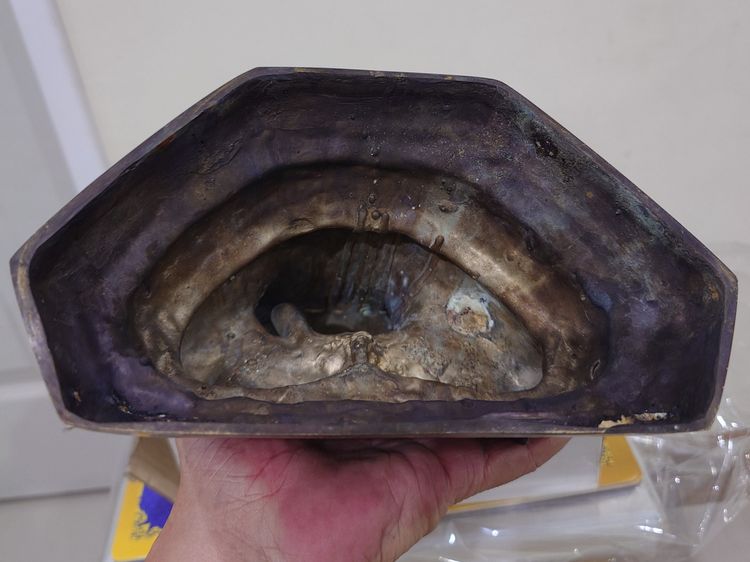 พระพุทธวชิโรภาสศาสดา ขนาดบูชา หน้าตัก 5 นิ้ว เนื้อทองเหลืองรมดำ ที่ระลึกสำนักงบประมาณ 59 ปี พิธีใหญ่ วัดราชบพิธ พ.ศ.2560 สภาพสวย นอนกล่อง รูปที่ 7