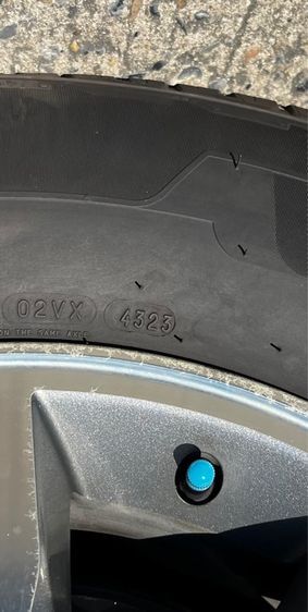 แยกซื้อได้ ล้อเดิมFortuner16” พร้อมยางมิชลิน SuvPlus 265 70r16 ปลายปี23 วิ่งน้อย7,500km สภาพใหม่มาก รูปที่ 7