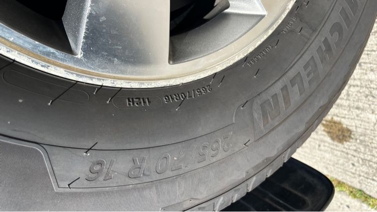 แยกซื้อได้ ล้อเดิมFortuner16” พร้อมยางมิชลิน SuvPlus 265 70r16 ปลายปี23 วิ่งน้อย7,500km สภาพใหม่มาก รูปที่ 6