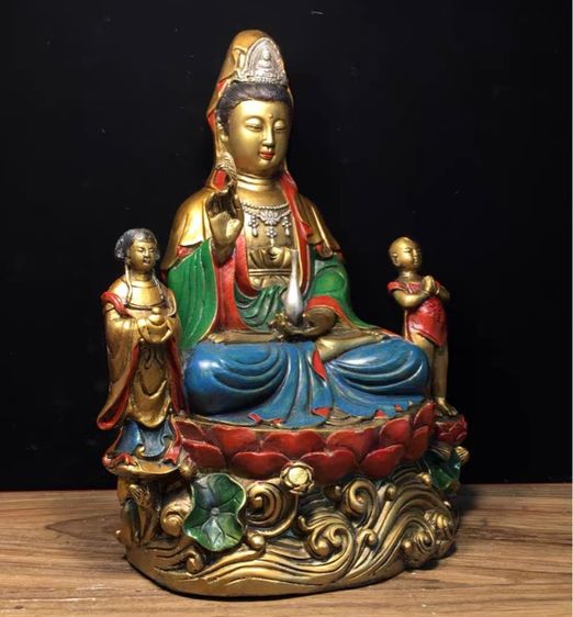 ✨รูปปั้นพระโพธิสัตว์กวนอิมปางประทานพร 