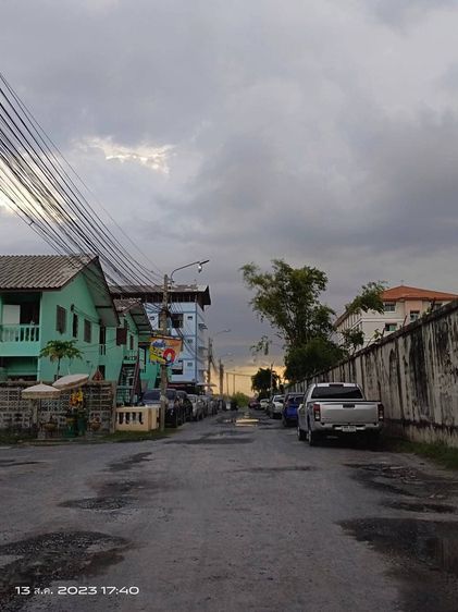 ให้เช่าที่ดิน (ถมแล้ว สูง 1 เมตร ) ซอยฉลองกรุง 15 ไกล้นิคมอุตสาหกรรมลาดกระบัง พื้นที่ขนาด 100 ตร.วา.  อยู่ห่างจากปากซอย100 ม.  รูปที่ 4