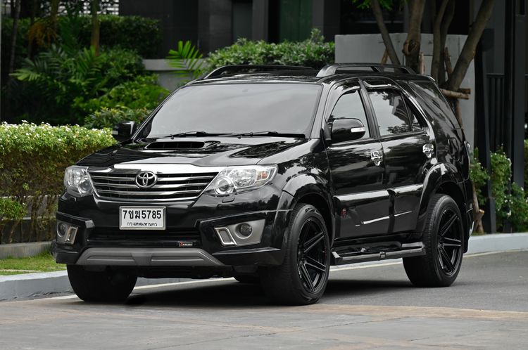 Toyota Fortuner 2013 3.0 V 4WD Utility-car ดีเซล ไม่ติดแก๊ส เกียร์อัตโนมัติ ดำ