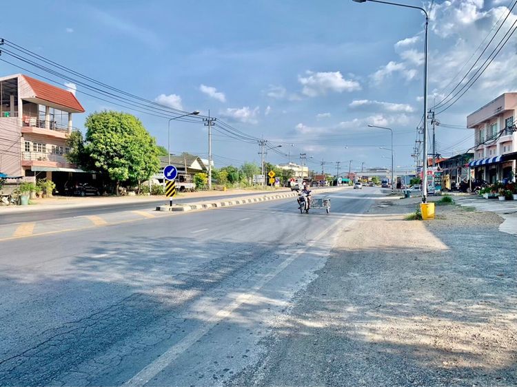 ที่ดินเปล่าให้เช่า ทำเลดี อยู่หลังปั๊มPT เนื้อที่1ไร่กว่า แหล่งชุมชน ติดวัดตะคร้ำเอน รูปที่ 3